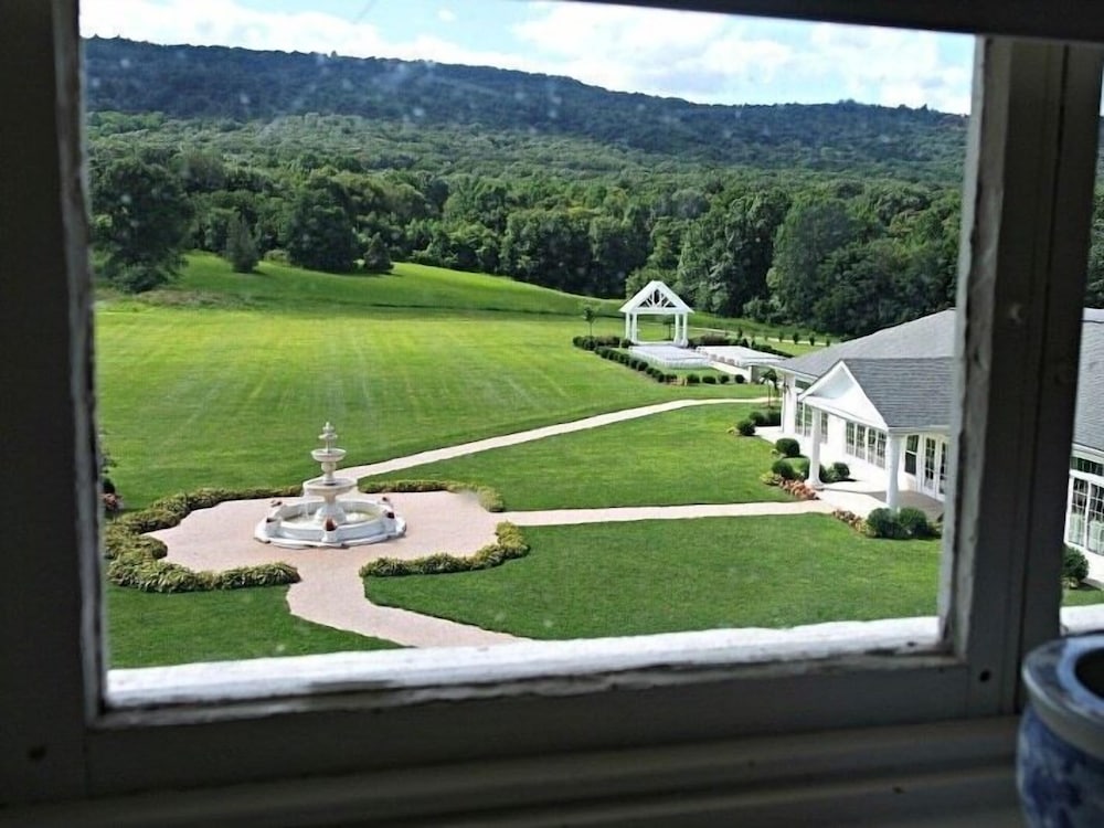 Inn at Springfield Manor