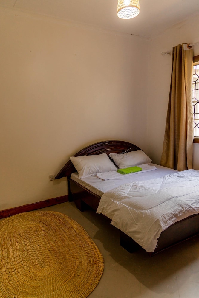 Arushabackpackers home