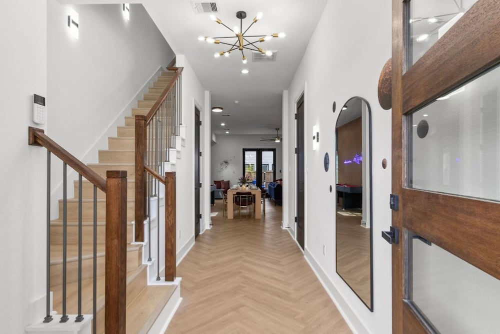 Chic 4BR Getaway Near NRG TMC