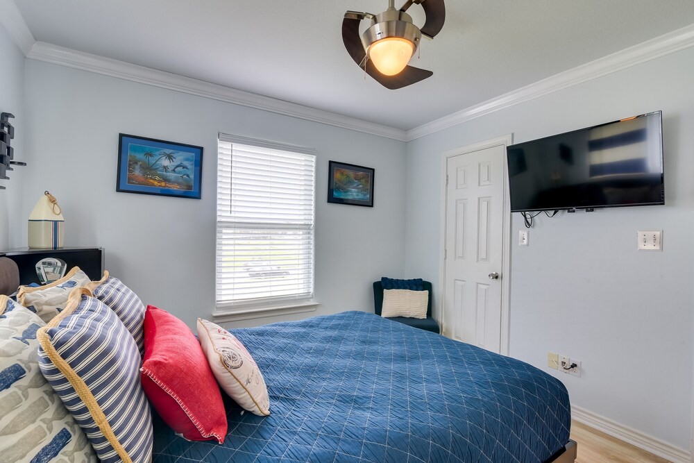 Furnished Patio & Deck: Galveston Escape! view 2