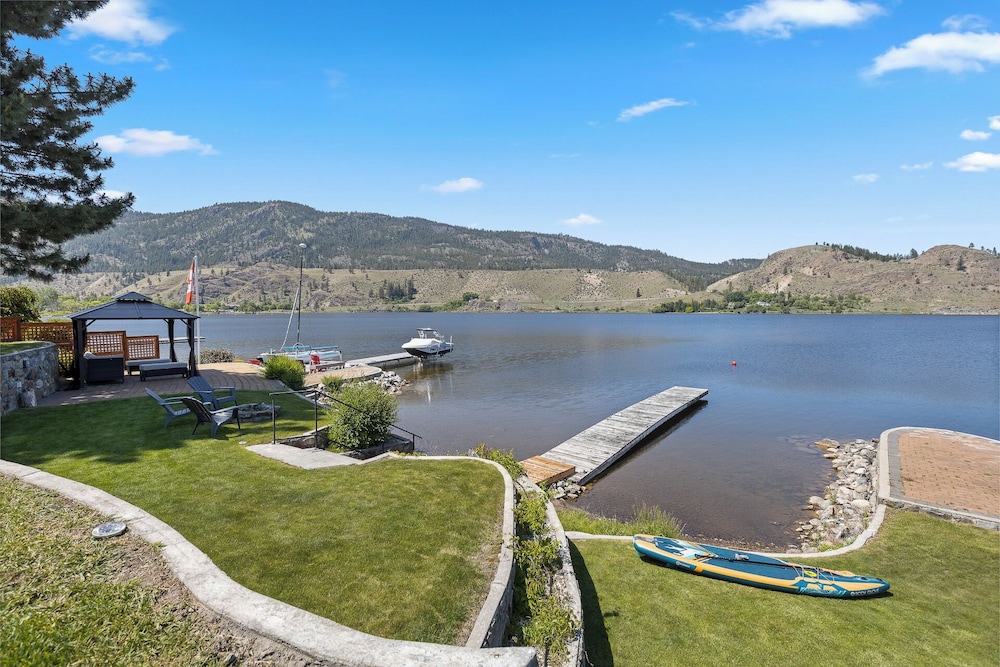 Skaha Lakefront Inn