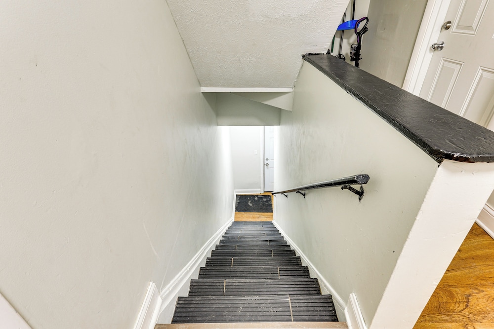 1 Mi to Camden Clark: Central Parkersburg Condo