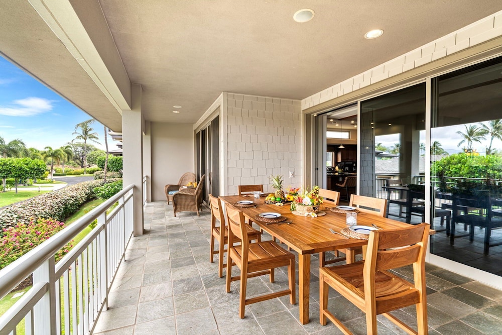 Close to Beaches & Restaurants - Spacious Townhome - Concierge Incl- Vrkcv