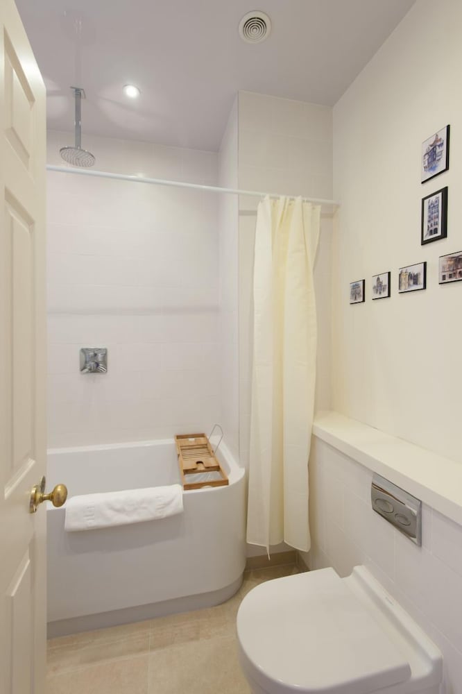 Royal Mile Mansions by Edinburgh City Apartments view 3
