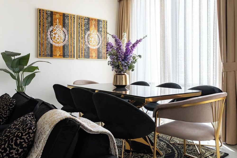 SIMPLY COMFORT Luxury 2Br Apt with Stunning Views Amna Tower