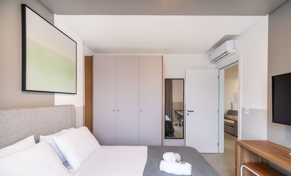 MHF II Apts Variados em Prédio com Vista para o Mar em Itapema