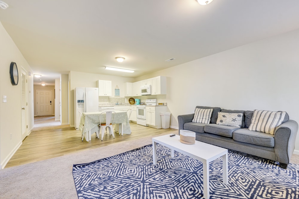9 Mi to Shore: Family-friendly Sunset Beach Home