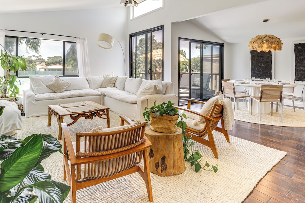 Resort Perks, Ocean Access: Solana Beach Townhome!