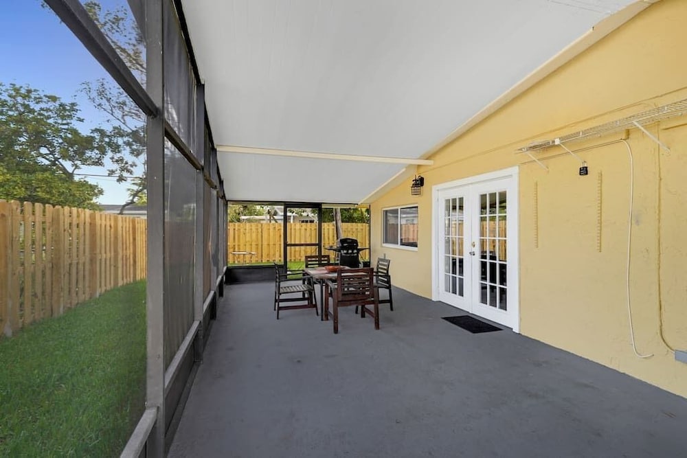 Fort Lauderdale Vacations - Yellow House in Davie - Property Image 17