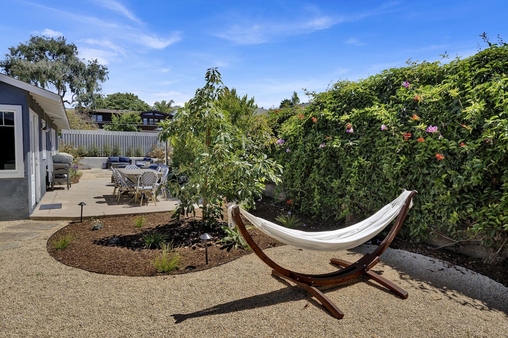 Mesa Cottage - Patio With BBQ and Firepit