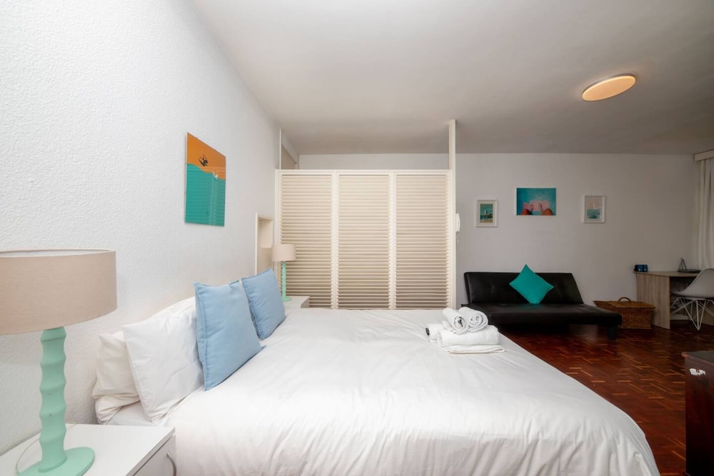 Central Urban Oasis With Garden View & Swimming Pool view 3
