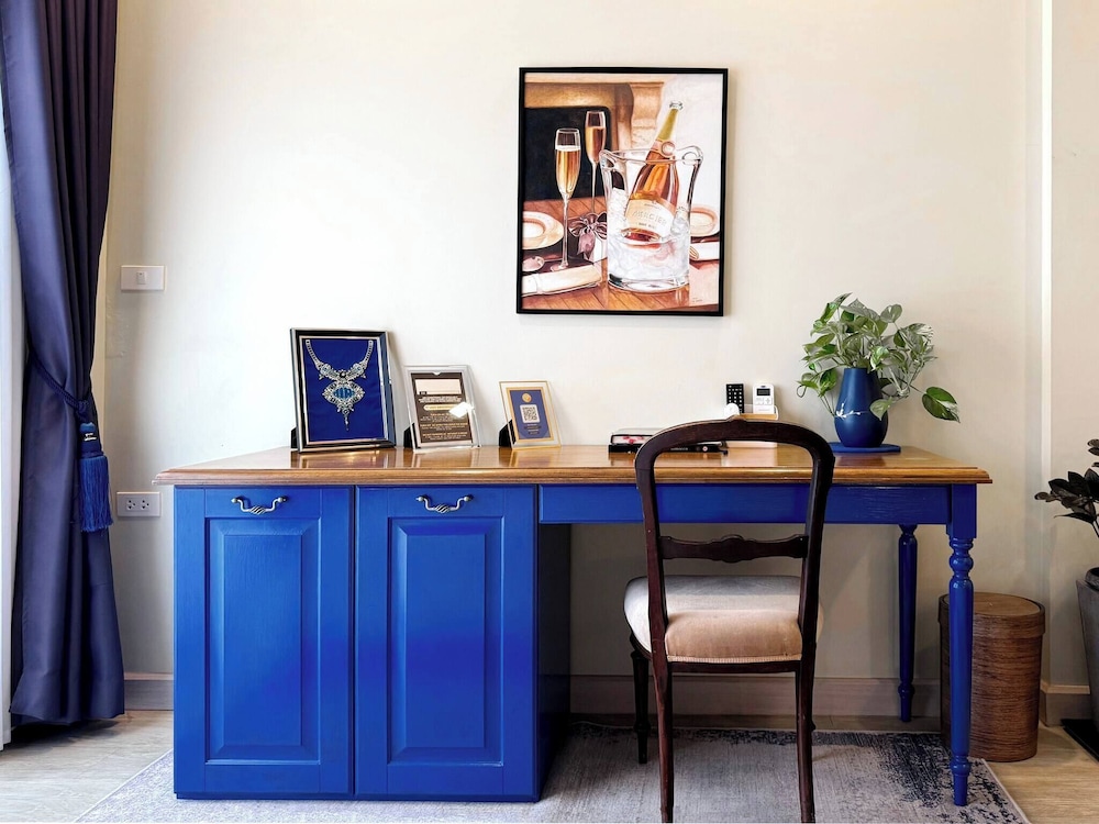 Stylish 3-bedroom Townhome in Heart of Bangkok