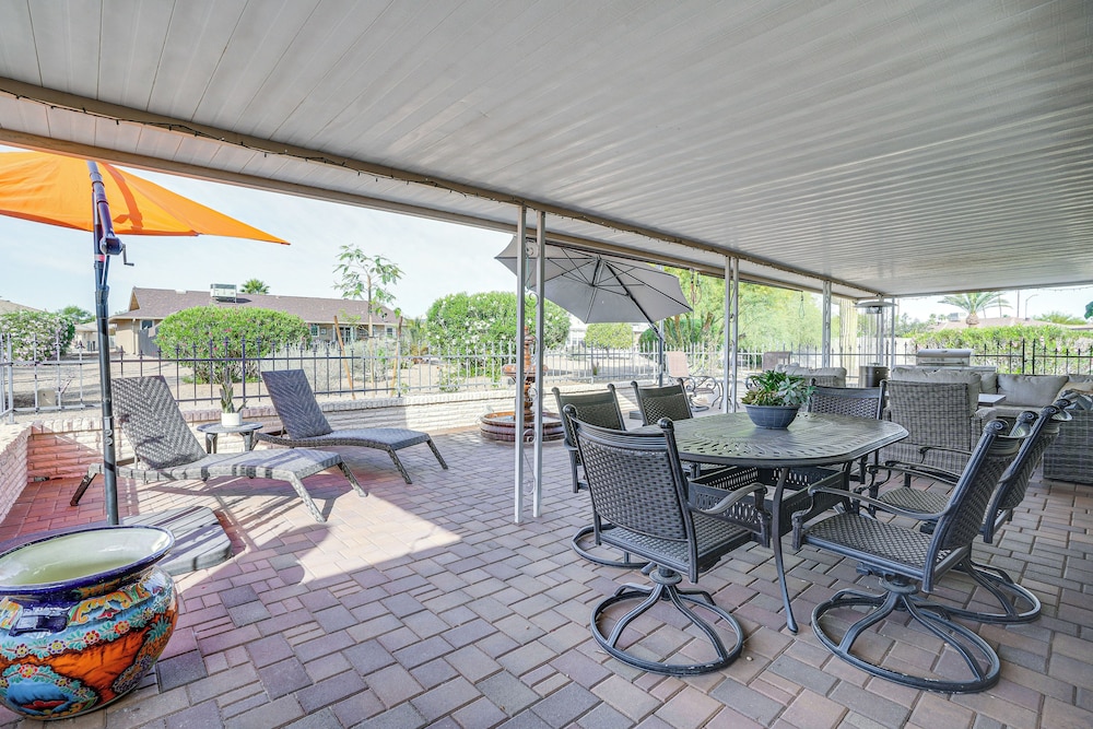 Walk to Golf Course: 55-plus Home in Sun City West