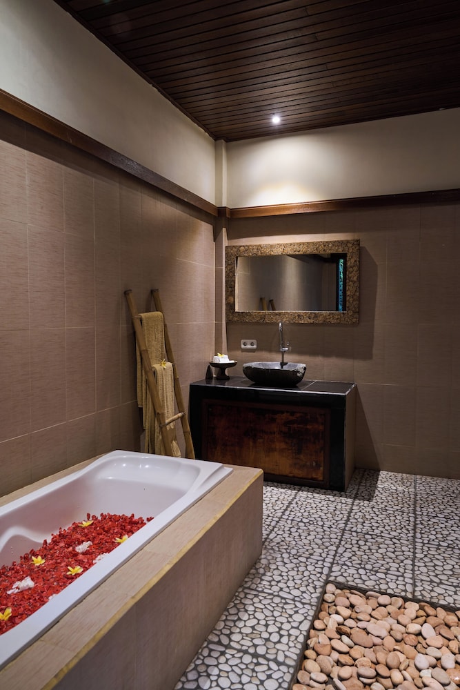 Hening Suite Ubud