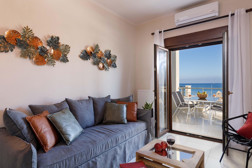 Oak Wood - Sea View Exclusive Maisonette