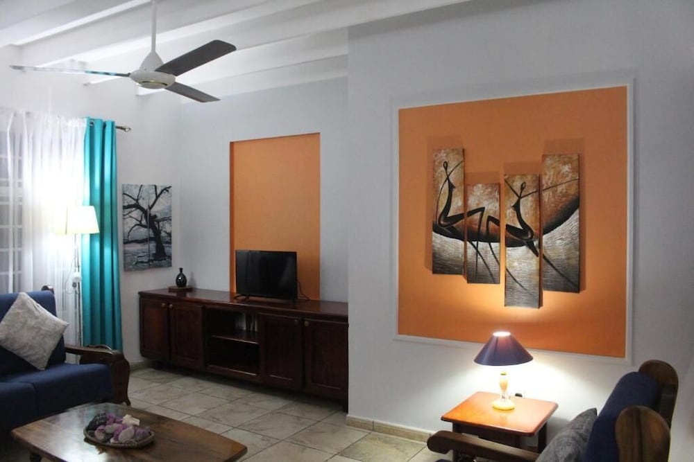 Stephna Residence