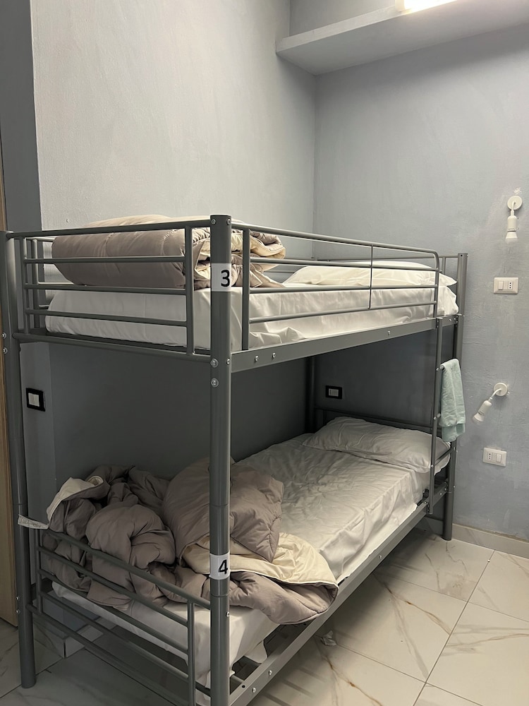 Lion University & Youth Hostel Milano