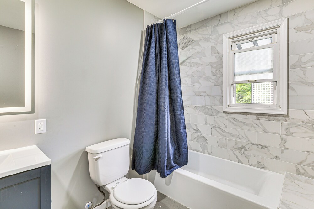 3 Mi to Main St: Modern New Paltz Home