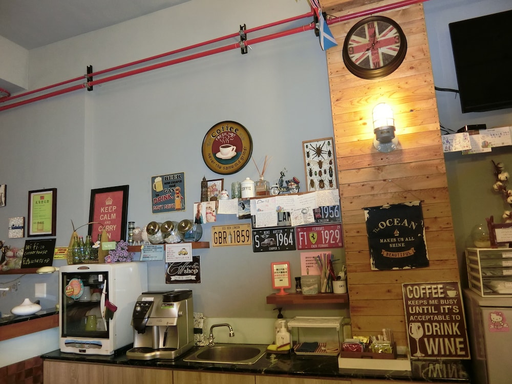 Corner House - Hostel