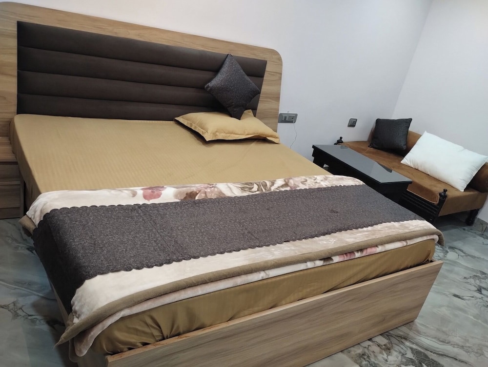 Hotel Neelkanth