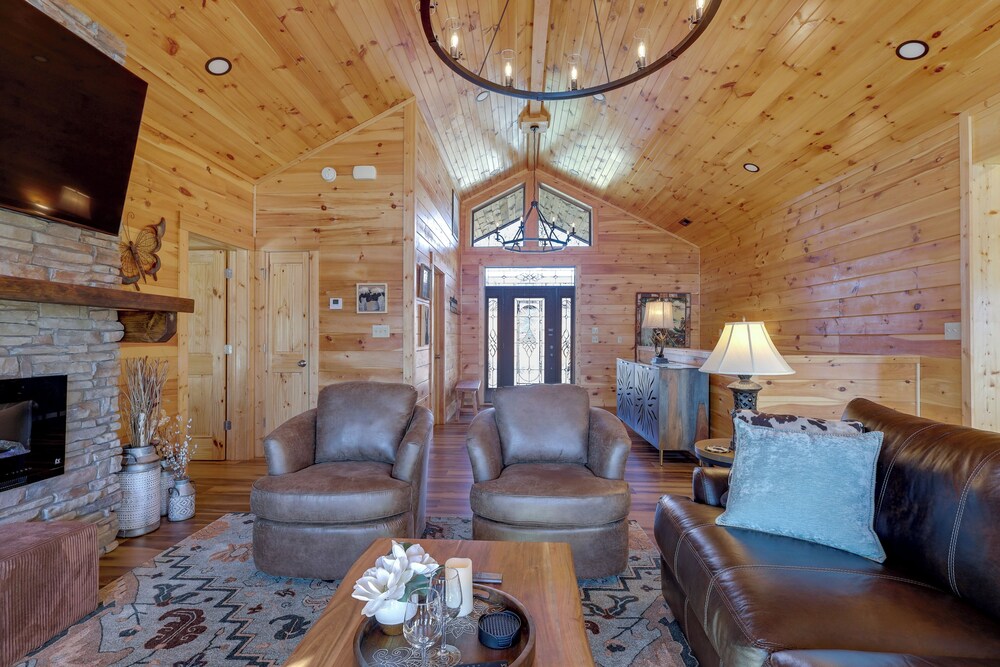 Majestic Mountain Views: Sevierville Escape!