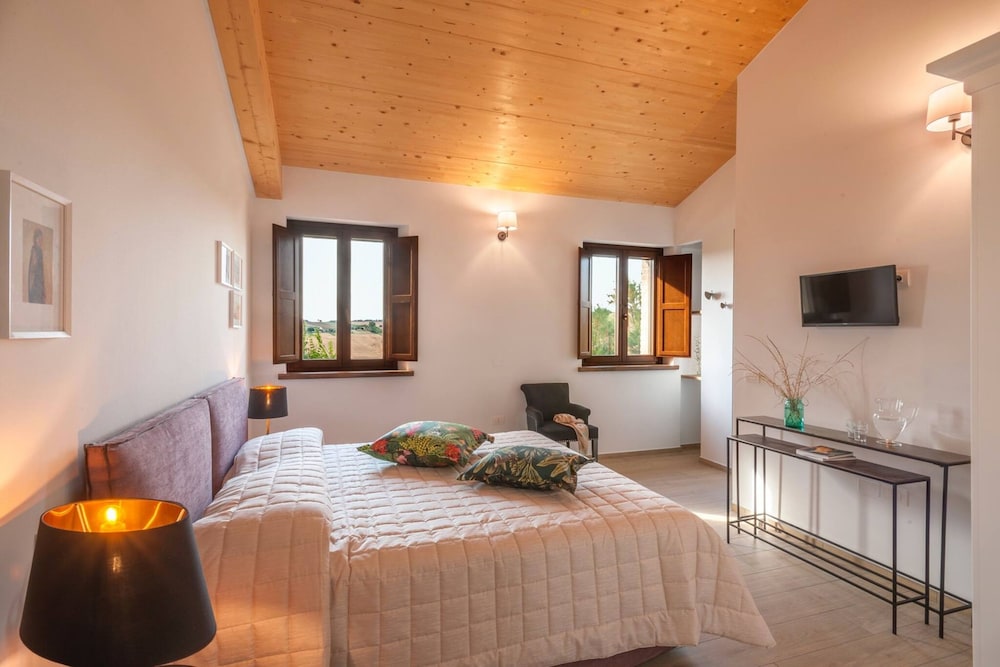 I Gelsi 12 2 by Marche Holiday Villas