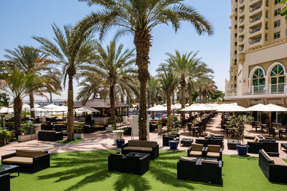 Maison Privee - Beach Access Apt w/ Burj & Sea Views on The Palm