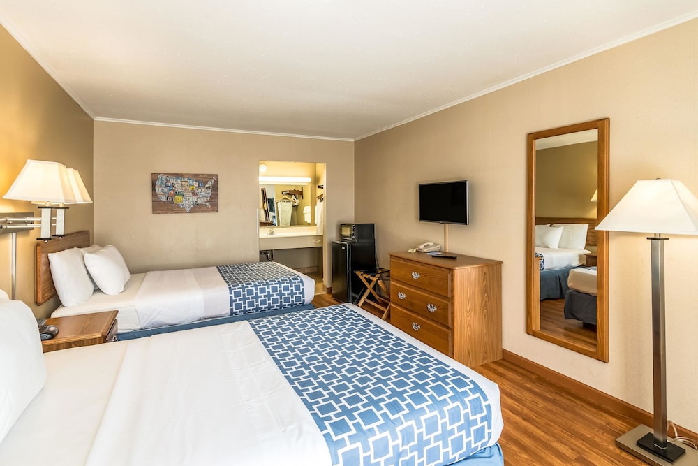 Beckley Vacations - Smart Extended Stay - Property Image 1