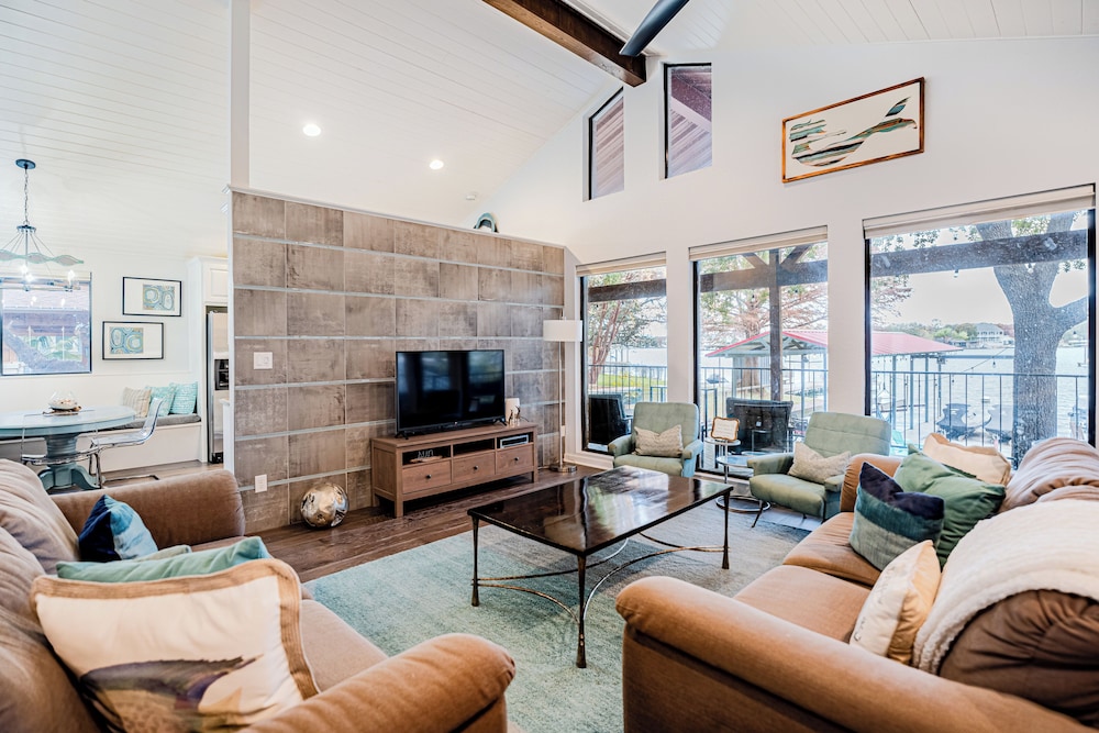 Lake LBJ Waterfront Family-friendly Retreat! view 4