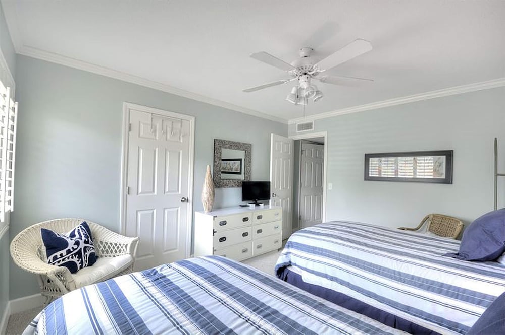 St Simons Island Vacations - 1500 Demere Road D5 by Hodnett Cooper - Property Image 4