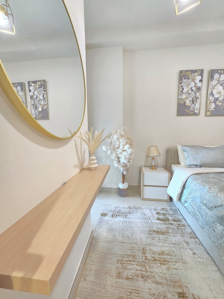 LUXURY BOULEVARD 2BHK