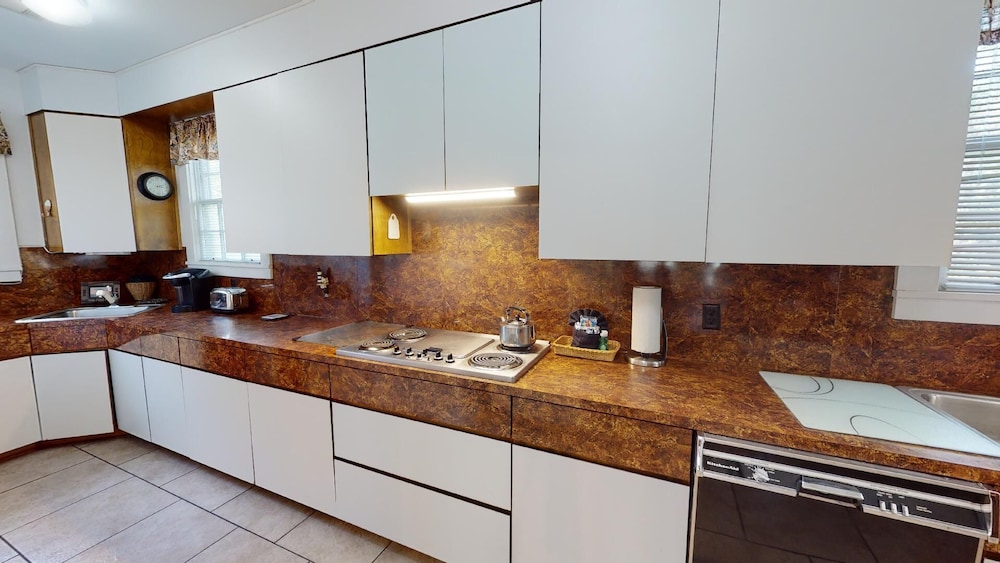 1111 2nd Avenue by Tybee Vacation Rentals