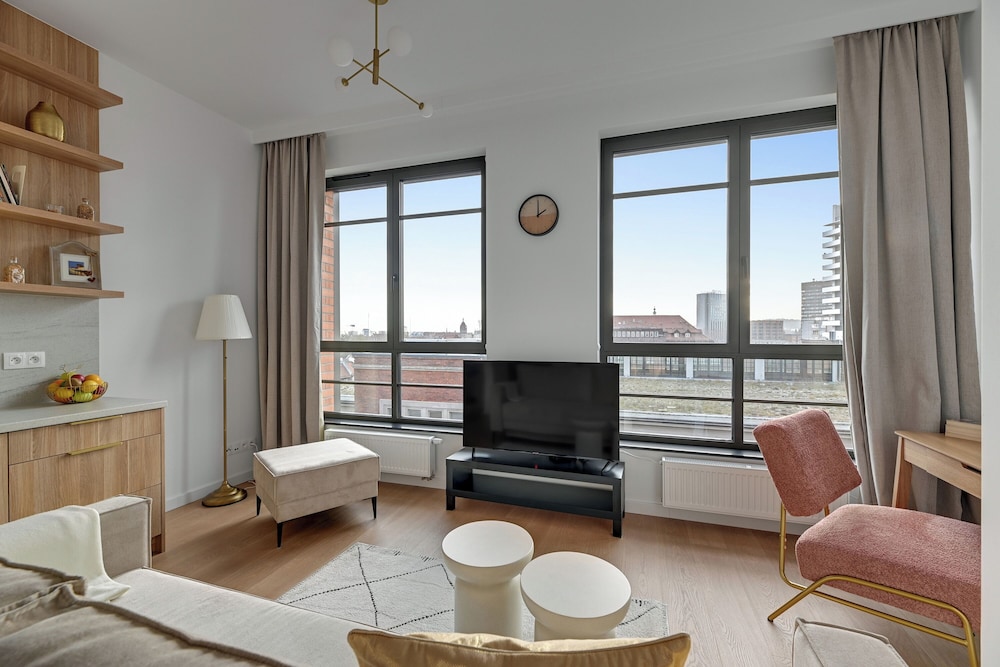Doki Living - Foodhall & Parking by Downtown Apartments