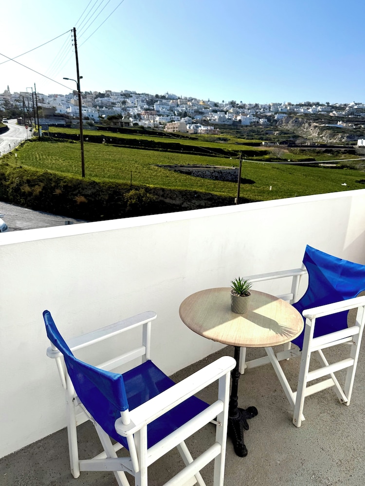 Giasemi Fira Studios