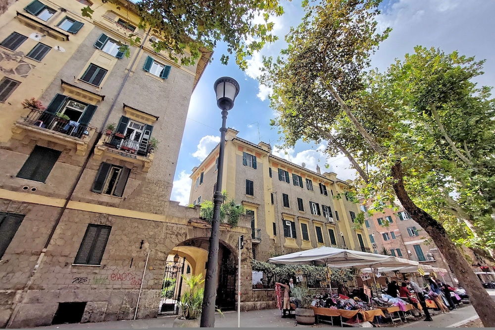 4bnb - Queen Mary Vatican Home