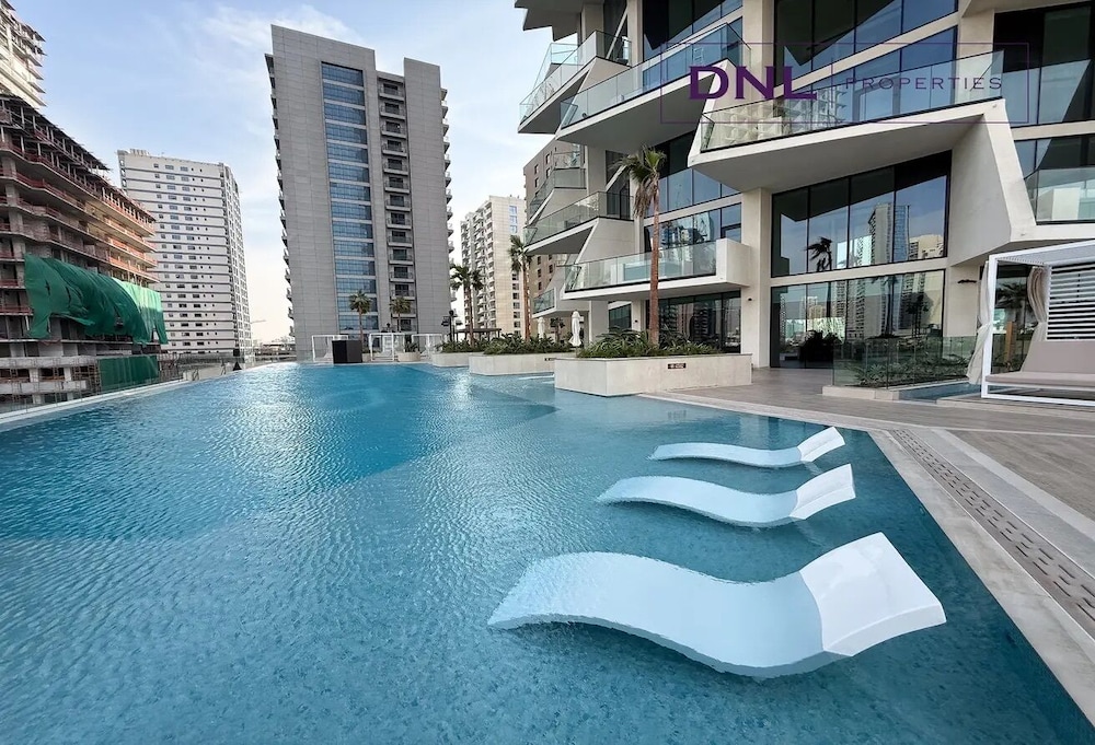 Binghatti Royale - Luxury 1BR Haven