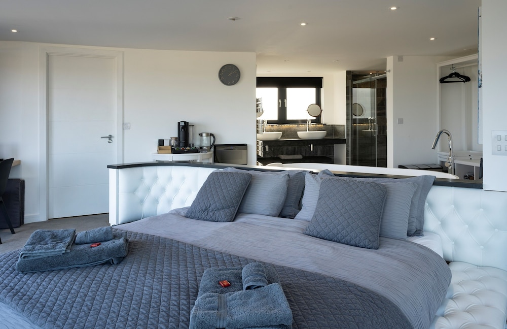 Uno - St Ives view 5