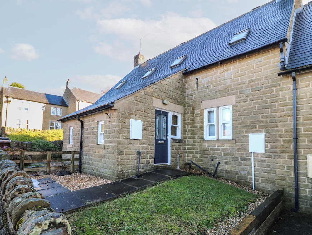 6 Fidlers Close