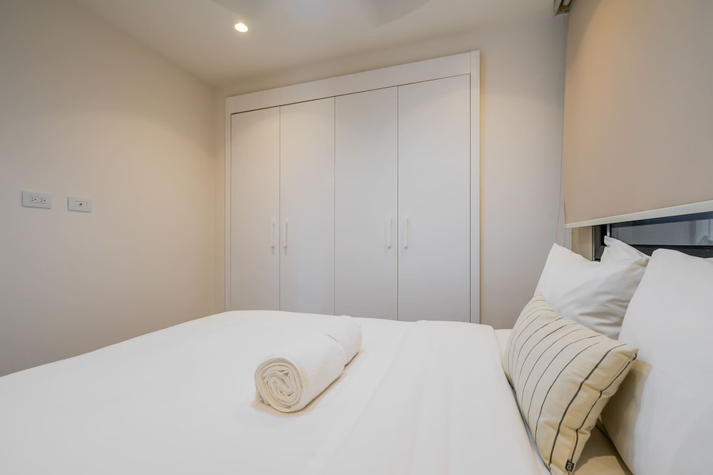 w Beautiful 2BR w Balcony in Casco Viejo