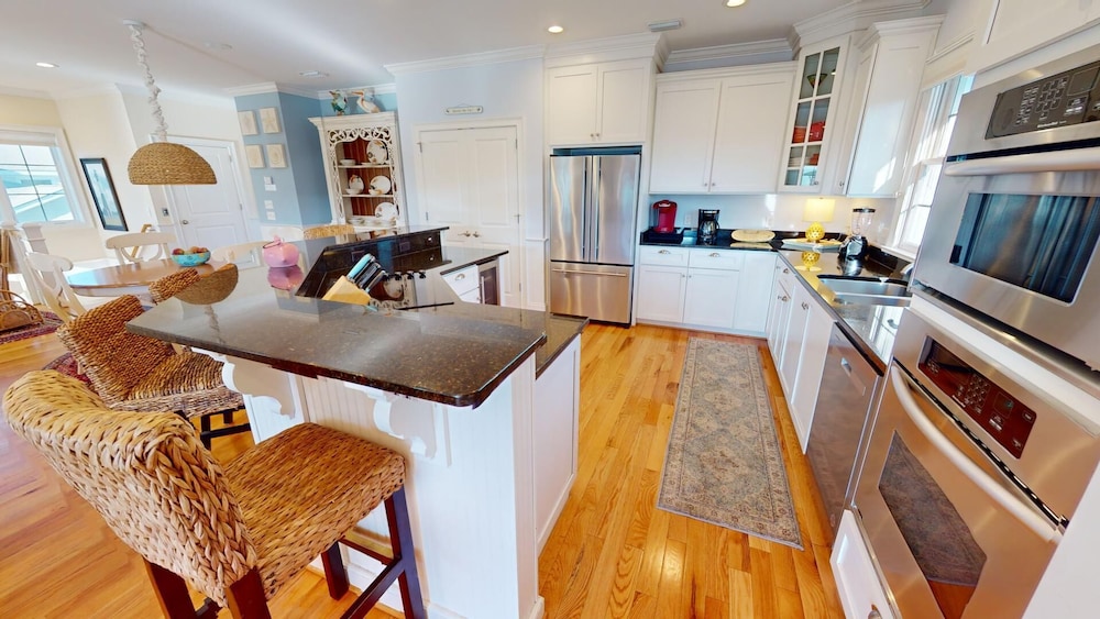 Mimi's Mermaid's & Memories by Tybee Vacation Rentals