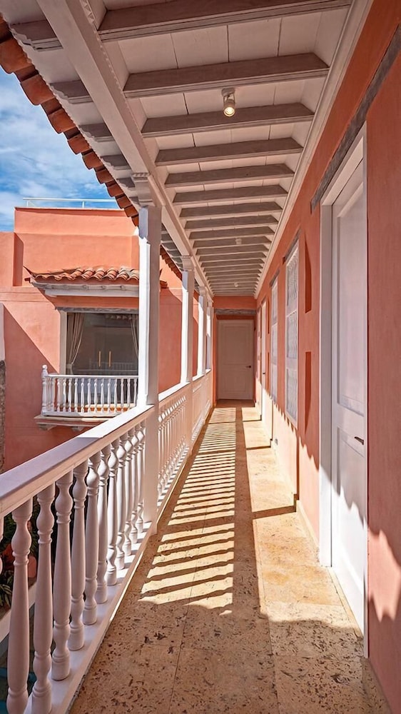 Upper House - Property Image 7