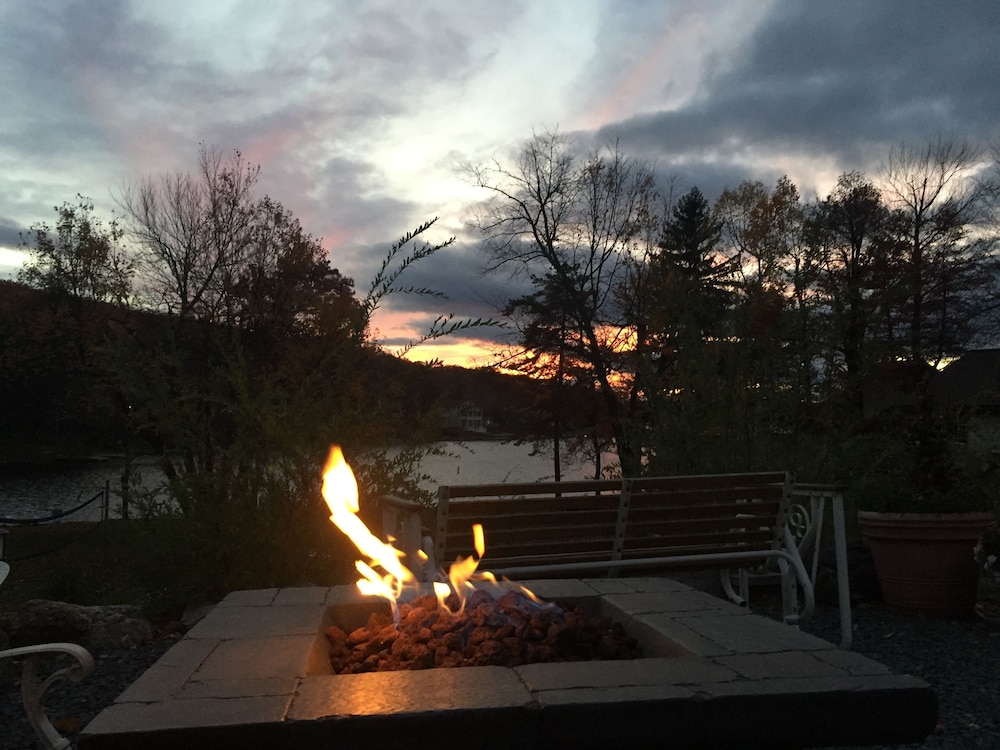 Lake Harmony Inn