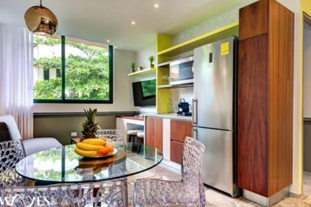 2 Br. With Rooftop Pool and Stunning Ocean View