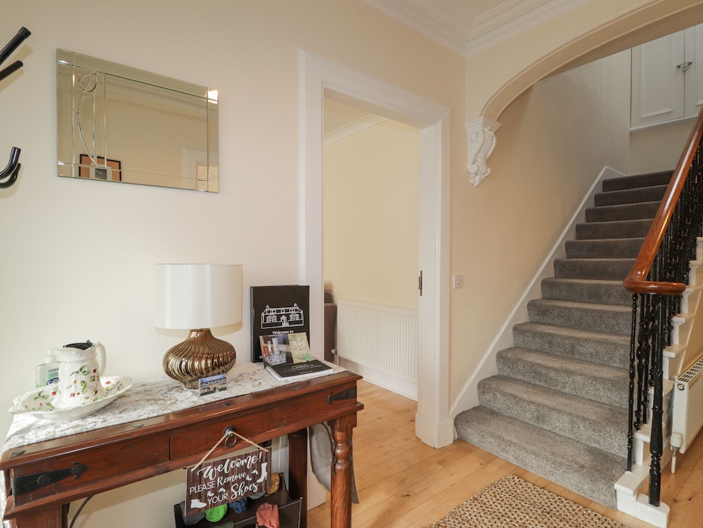 16 Fairfield Road
