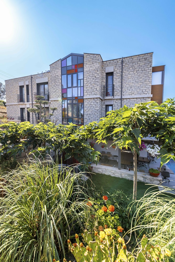 Hotel Yerli Otel Alacati - Image 1