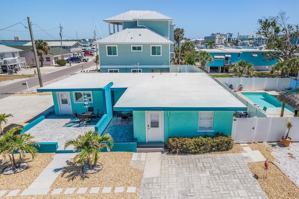 412/815 Tropical Tide Duplex: 4bd, Walk To Times Square! 4 Bedroom Home