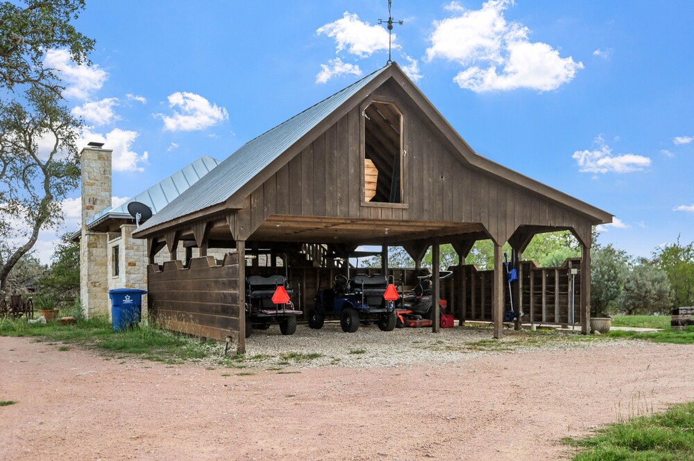 Knopp School Rd Farm House 3 Bedroom Home by RedAwning view 2