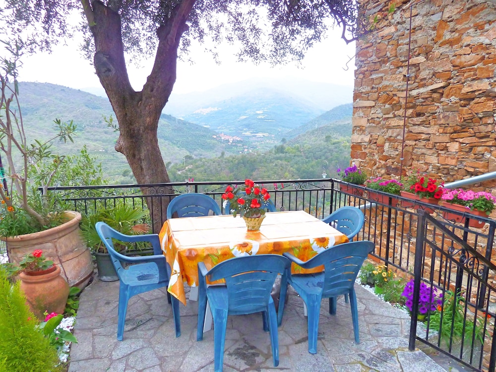 Casa Mamma Rosetta, one Step Away From the Sea, the Mountains and the Cycle Path