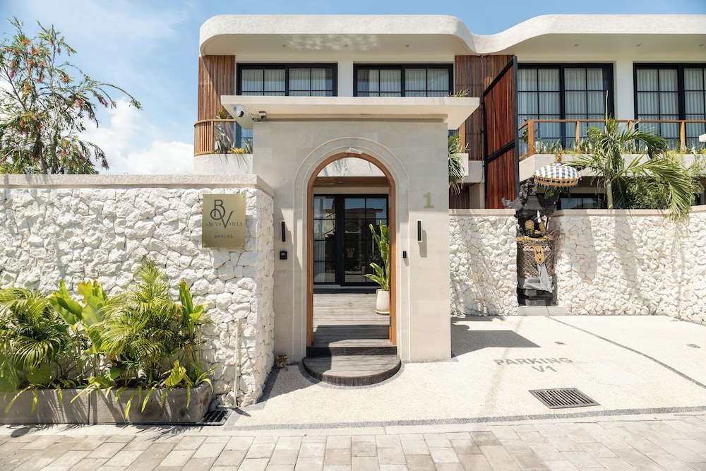 Ben's Villa 1 by Alfred in Bali