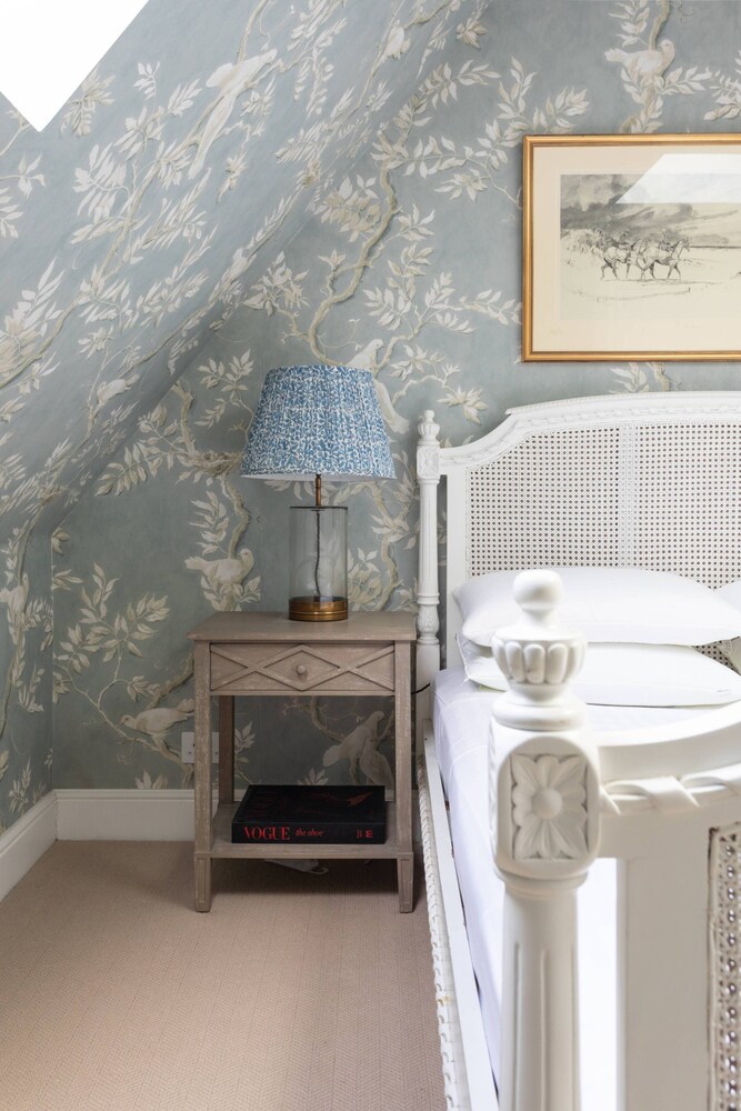 Royal Crescent Mews by Onefinestay